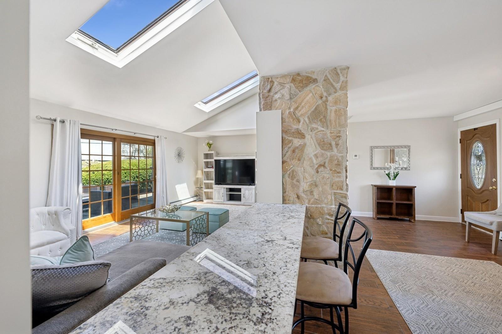 111 Southwood Circle, Syosset, New York image 5