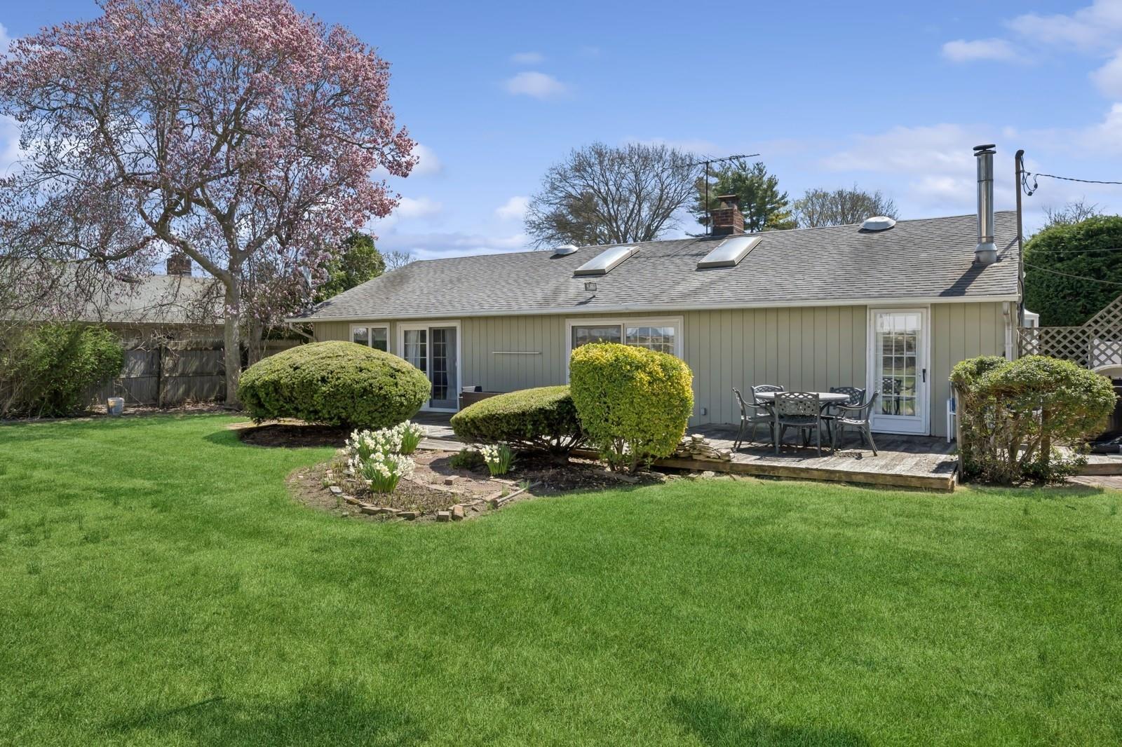 111 Southwood Circle, Syosset, New York image 14