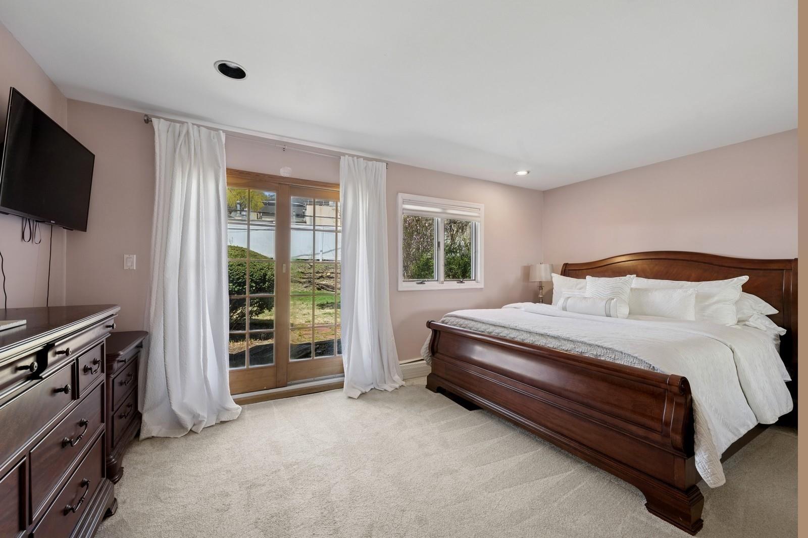 111 Southwood Circle, Syosset, New York image 12