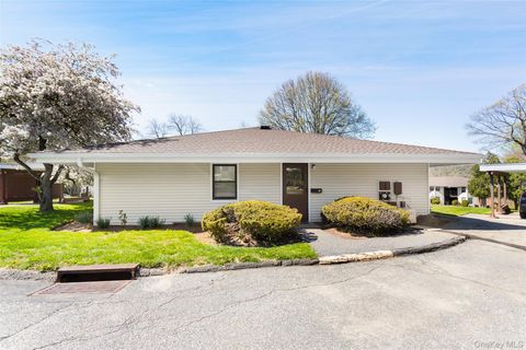 Condo For Sale - 37 Sussex Drive #B<br/> Yorktown Heights, NY 10598