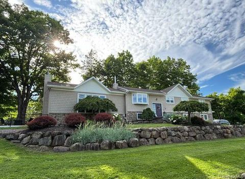 Homes For Sale - 2 Emily Lane<br/> Stony Point, NY 10980