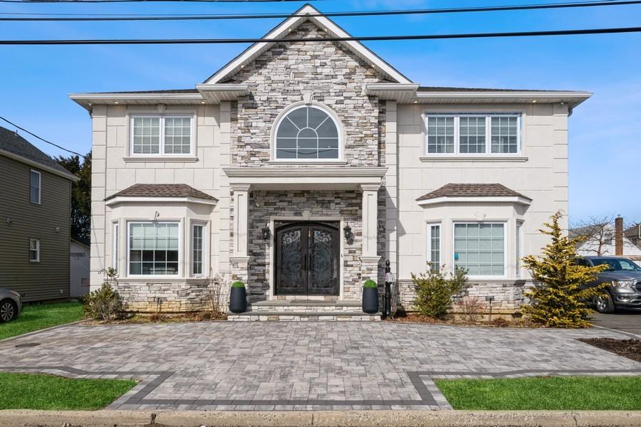 10 Prospect Street, Hicksville, New York image 1