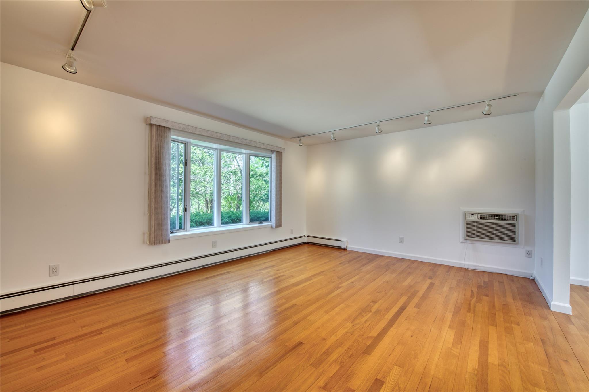 Rental Property at The Greenway, East Marion, Hamptons, NY - Bedrooms: 3 
Bathrooms: 3  - $4,800 MO.