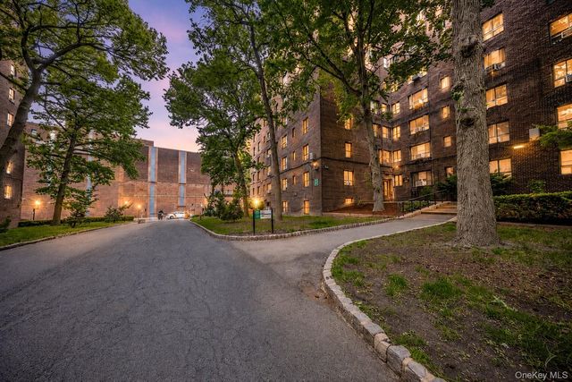1450 Parkchester Road 4E