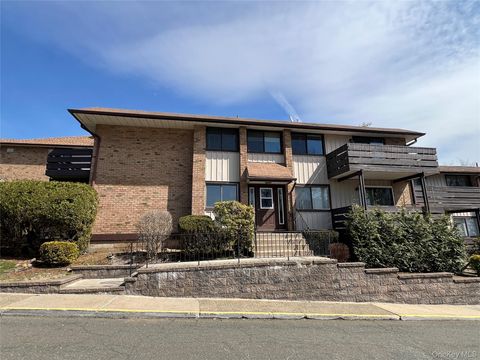 Condo For Sale - 137 Sierra Vista Lane<br/> Valley Cottage, NY 10989
