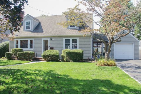 Photo of 117 N Grove Street, Freeport, NY 11520 (MLS # 917936)