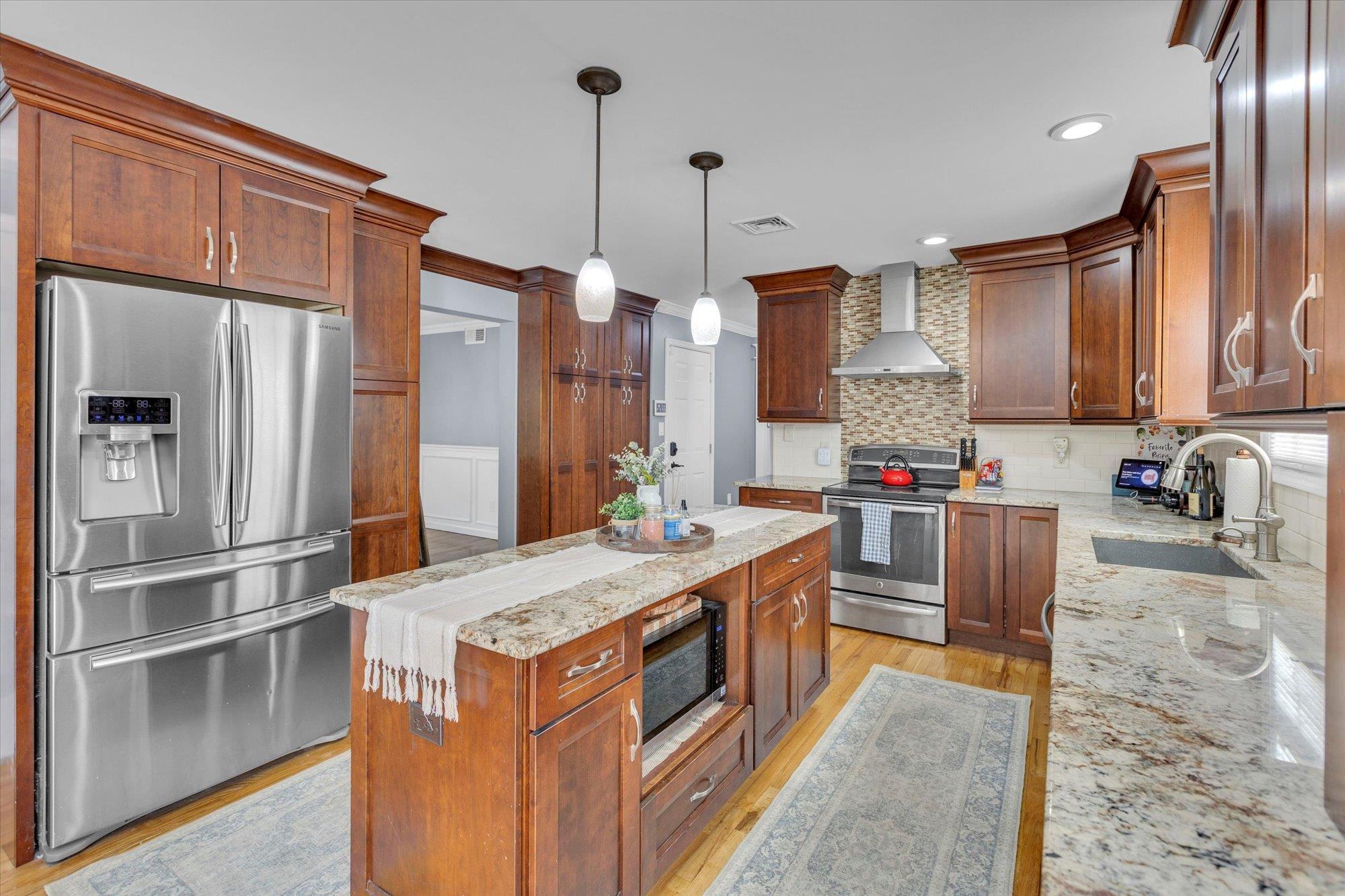 7 Karen Court, Wading River, New York image 6
