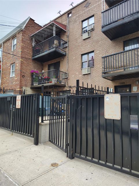 5611 Van Cleef Street Corona NY 11368