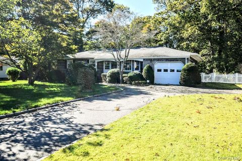 190 Dunton Avenue N East Patchogue NY 11772