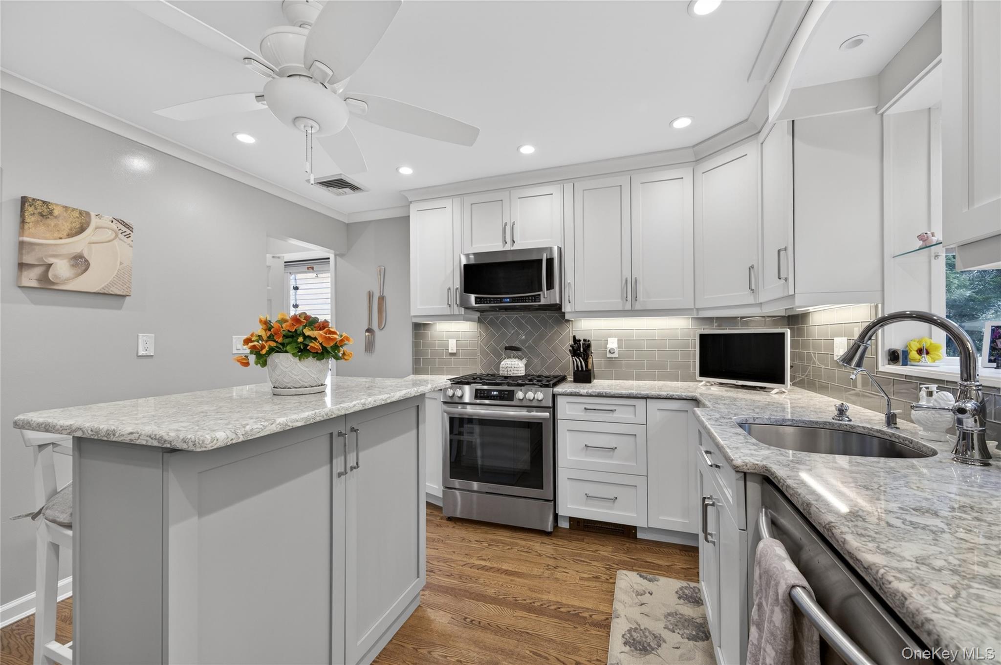 28 Midway Avenue