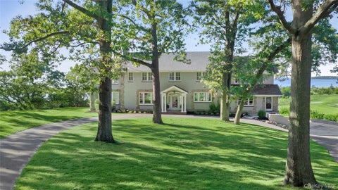 Homes For Sale - 11 Arbutus Lane<br/> Stony Brook, NY 11790