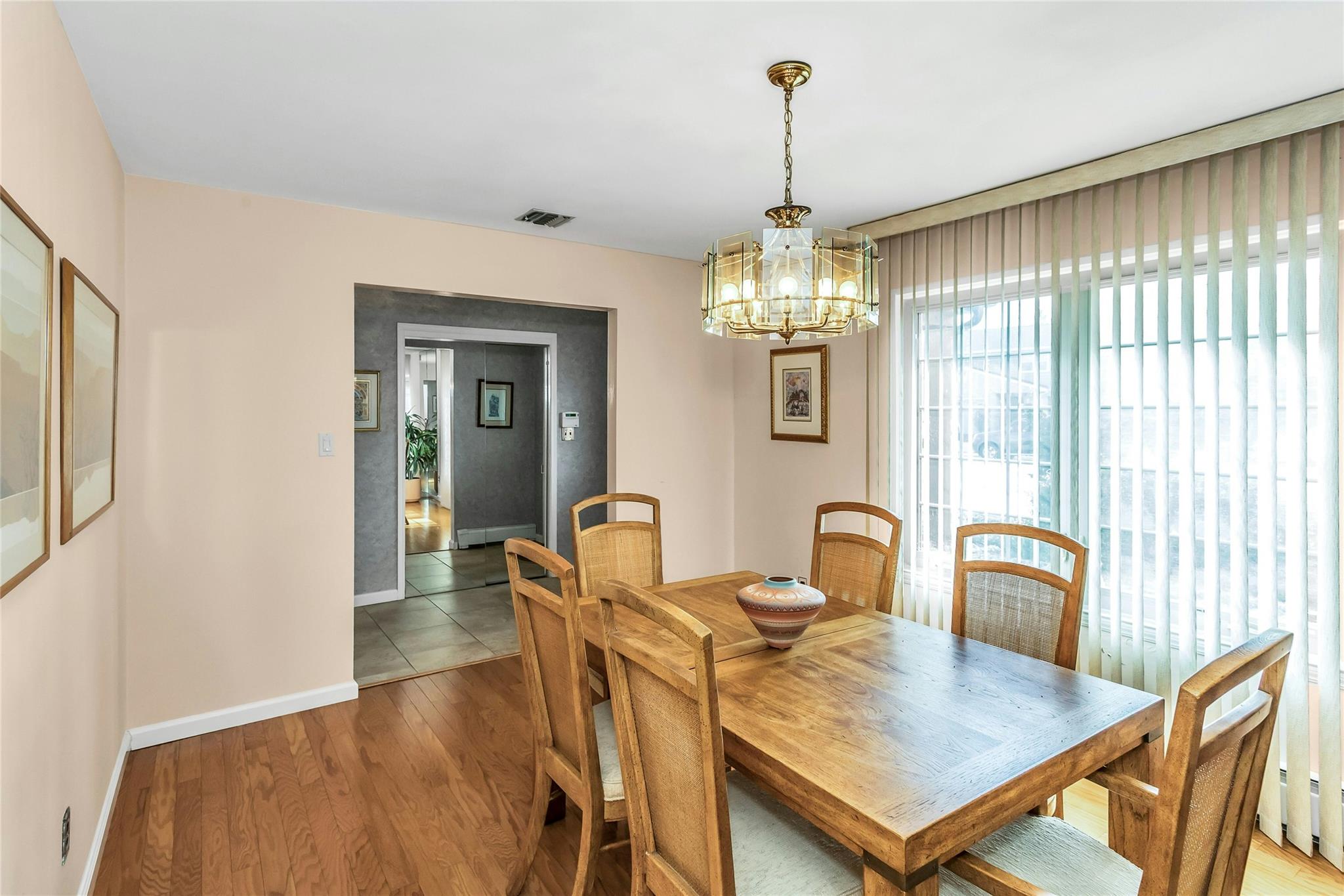 4 Toni Ann Circle, Plainview, New York image 6