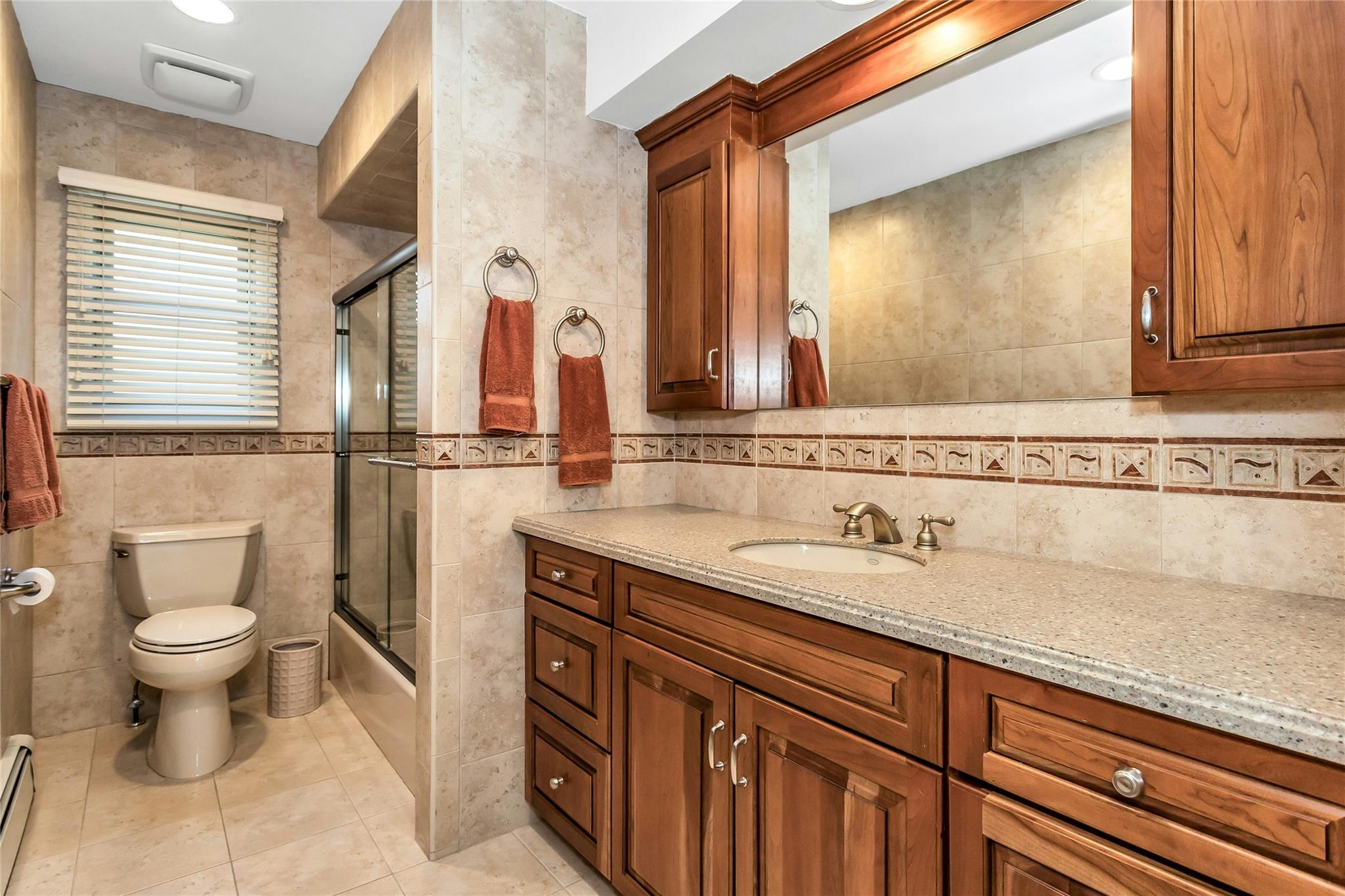4 Toni Ann Circle, Plainview, New York image 16
