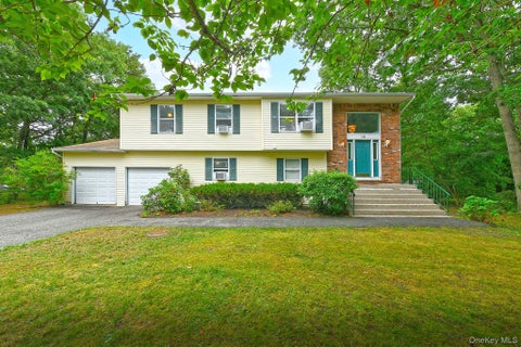Homes For Sale - 10 Woodbrook Circle<br/> Holtsville, NY 11742