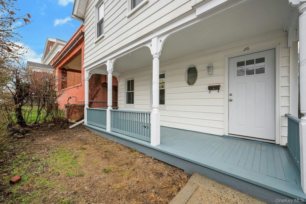 Photo of 25 S Washington Street, Tarrytown, NY 10591 (MLS # 977192)
