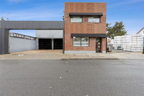 138-27 247 Street Rosedale NY 11422