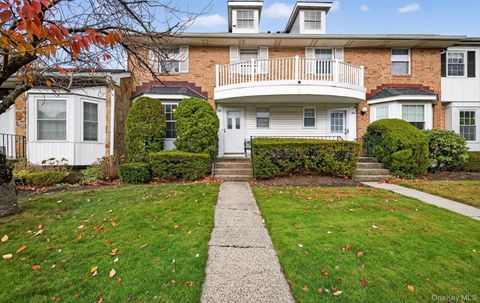 Condo For Sale - 105 Glen Way<br/> Syosset, NY 11791