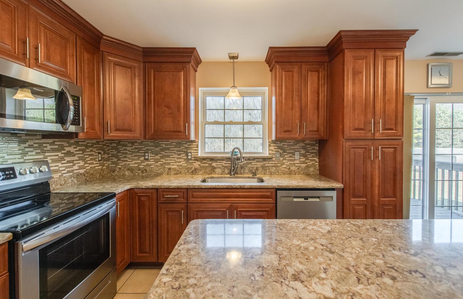 18 Shadowood Drive, Hopewell Junction, New York image 9
