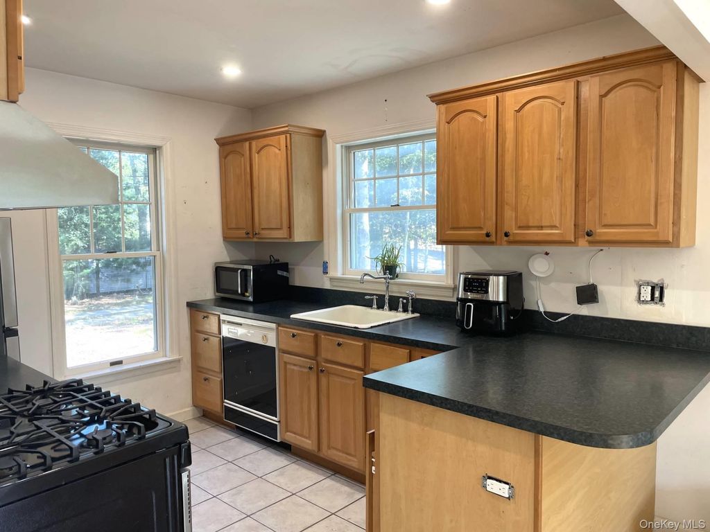 Photo of 9 Wood Lot Lane, East Hampton, NY 11937 (MLS # 922258)