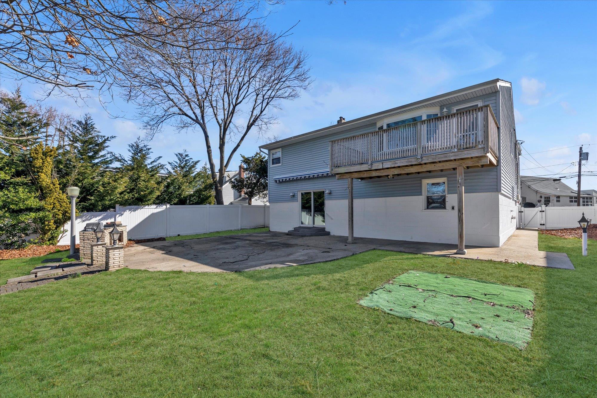 16 Beverly Road, Wantagh, New York image 27