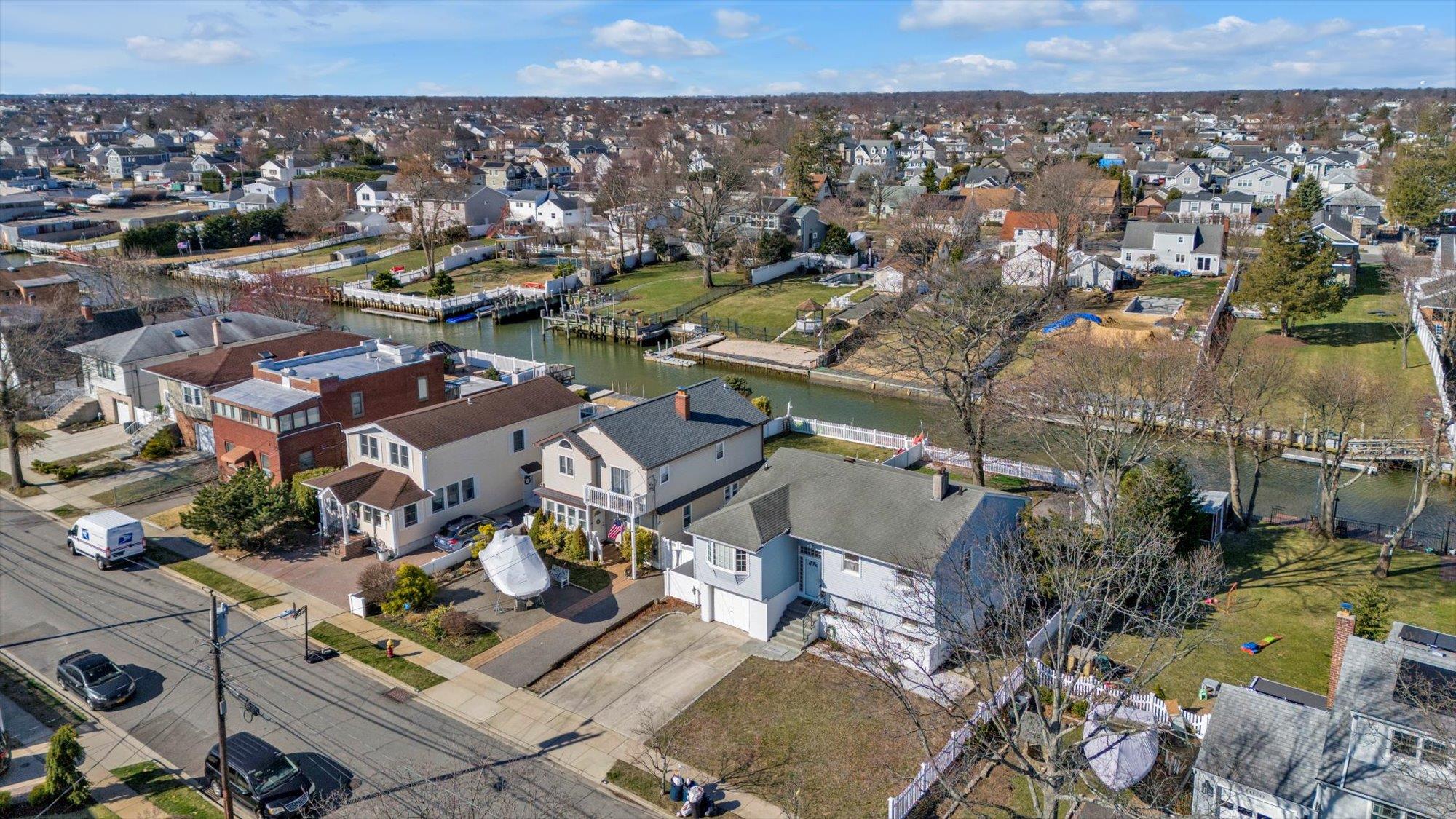 16 Beverly Road, Wantagh, New York image 32