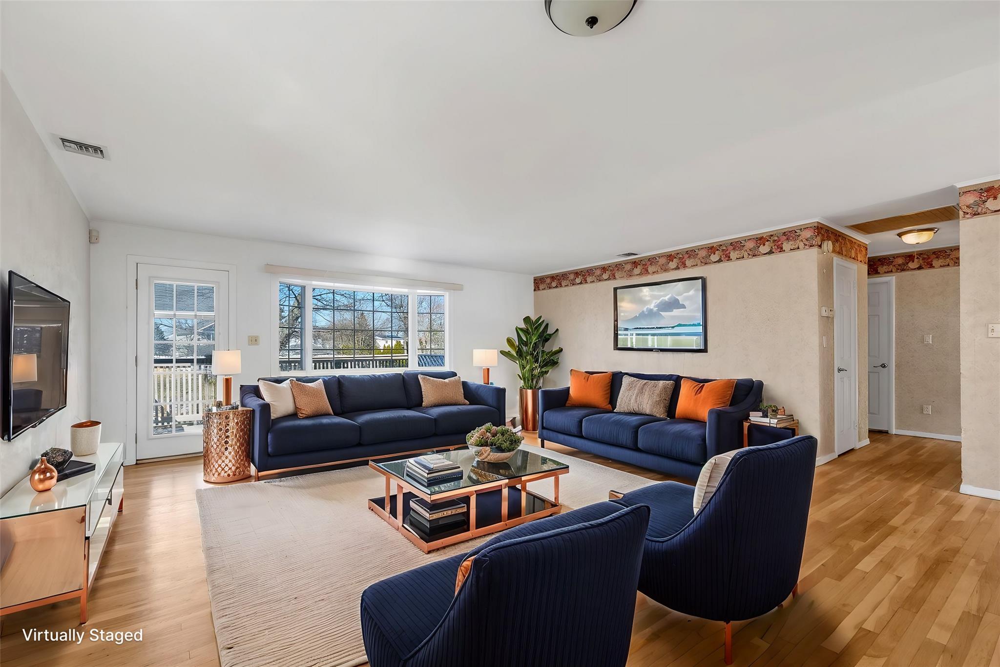 16 Beverly Road, Wantagh, New York image 8