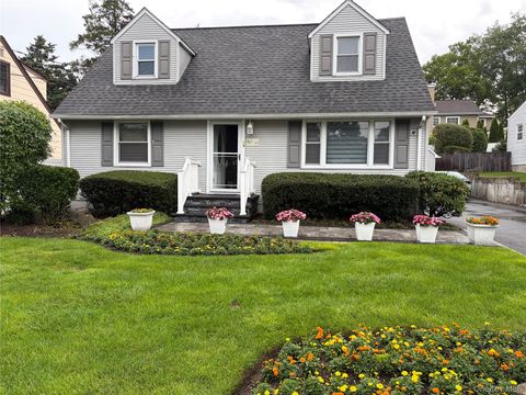 Photo of 25 Long Street, Huntington Station, NY 11746 (MLS # 1029718)