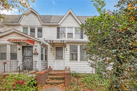 Photo of 23-38 144th Street, Whitestone, NY 11357 (MLS # 931335)