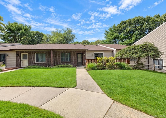 810 WOODLAND CT, CORAM, NY 11727 - Image f282412154fa5f668ac448a86f366dff/413963157