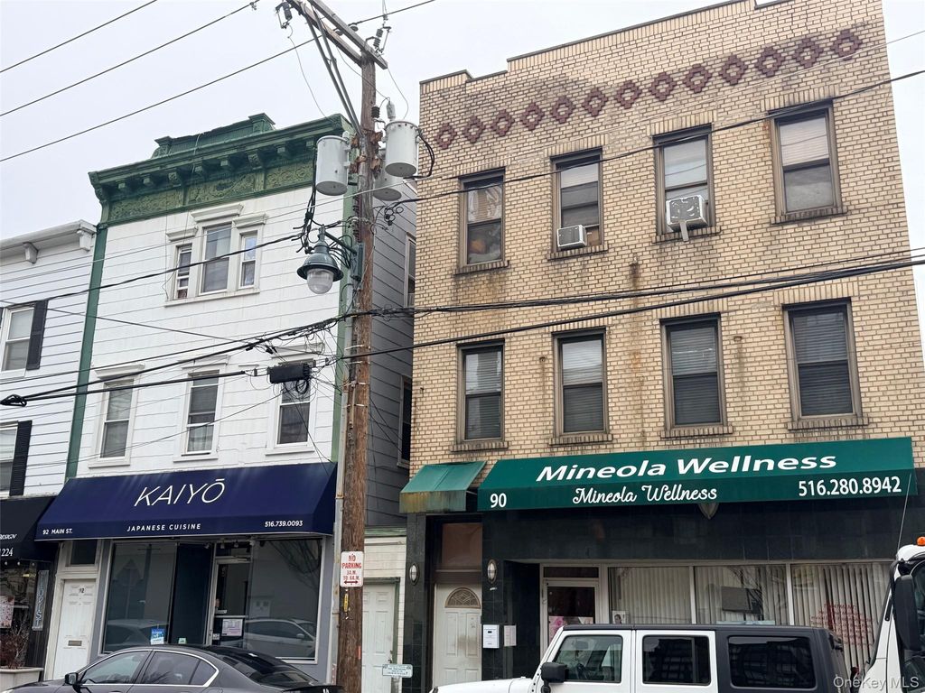Photo of 90 Main Street #3R, Mineola, NY 11501 (MLS # 986375)