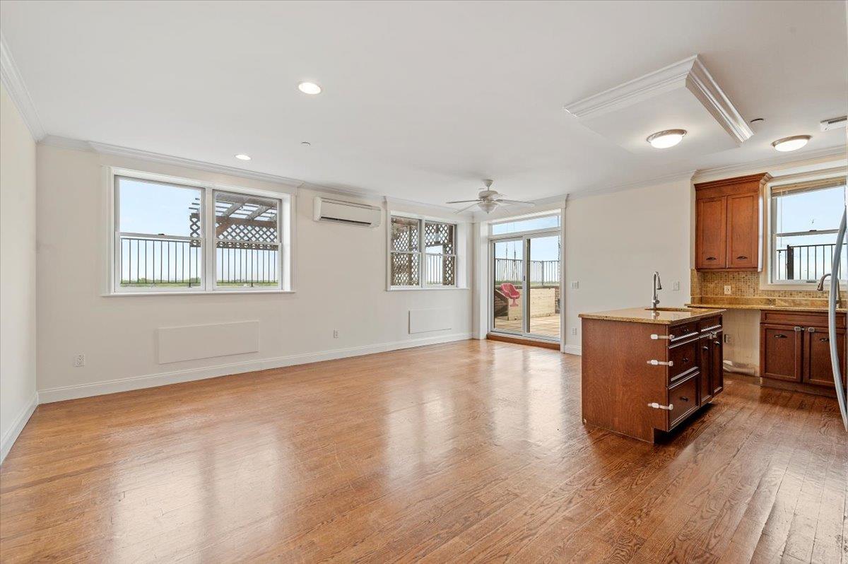 156 Beach 9th Street #7C, Far Rockaway, New York image 4