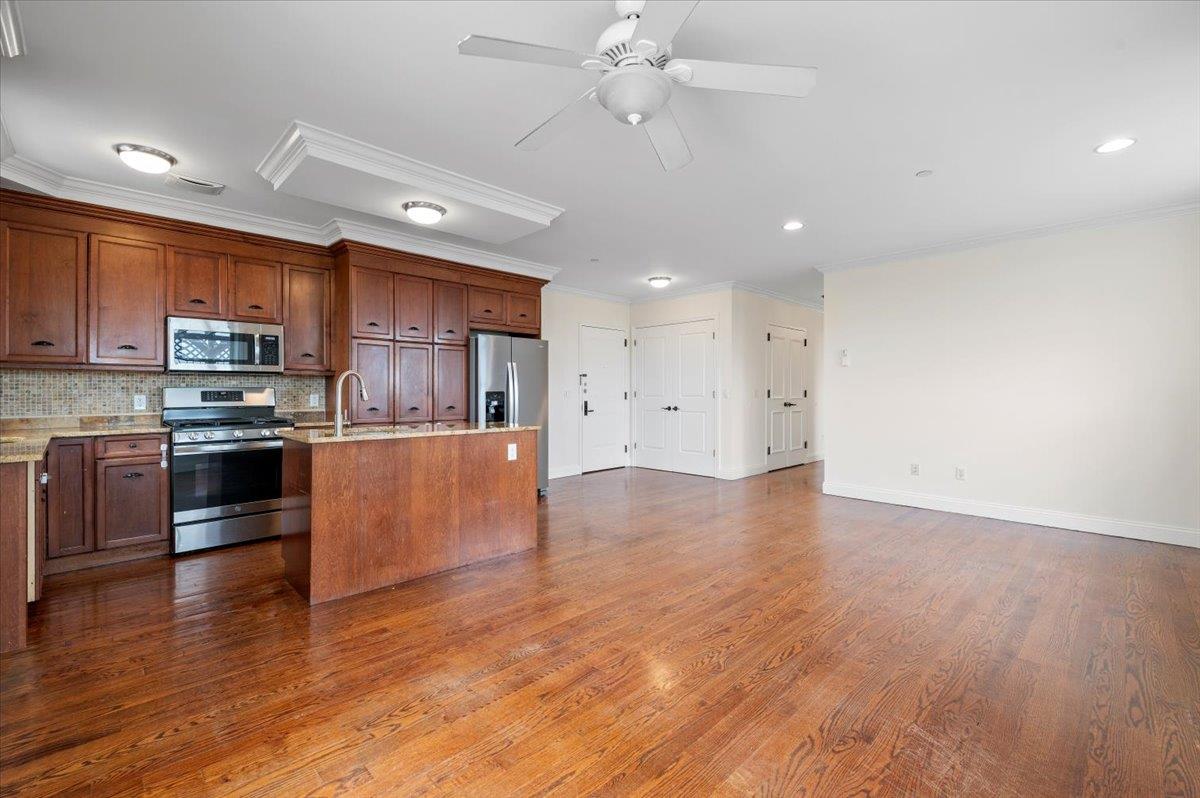 156 Beach 9th Street #7C, Far Rockaway, New York image 9