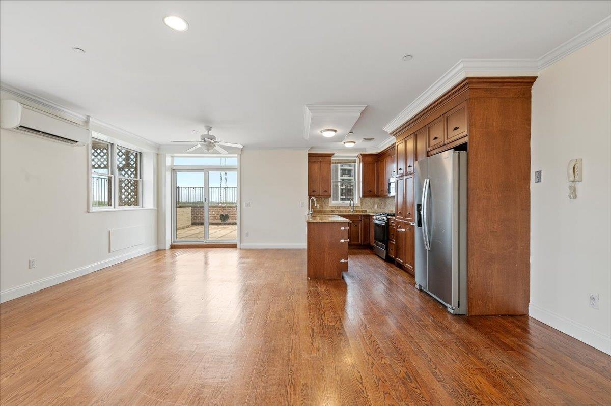 156 Beach 9th Street #7C, Far Rockaway, New York image 5
