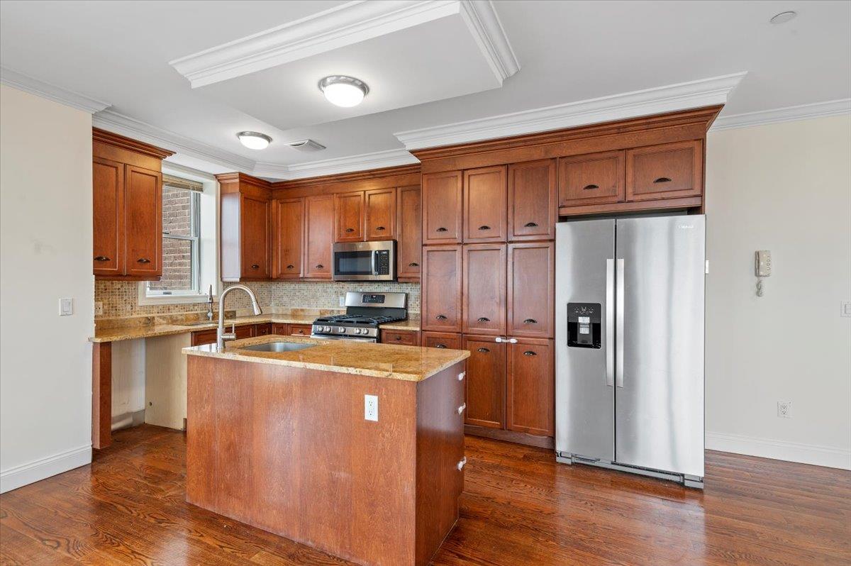156 Beach 9th Street #7C, Far Rockaway, New York image 7
