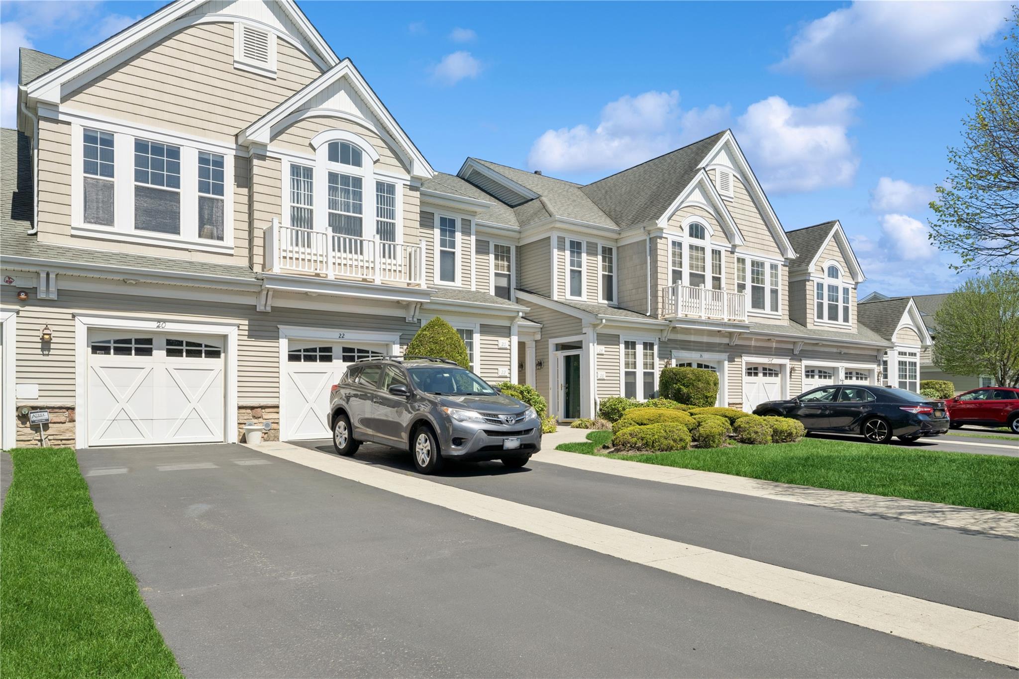 20 Concerto Drive, Lake Grove, New York image 3