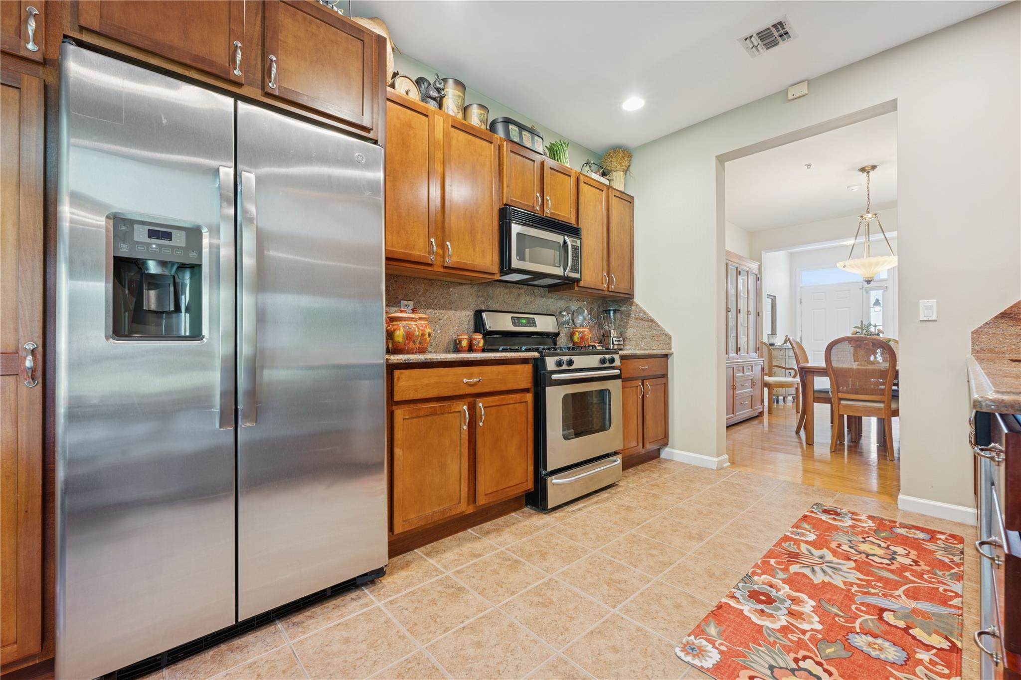 20 Concerto Drive, Lake Grove, New York image 8