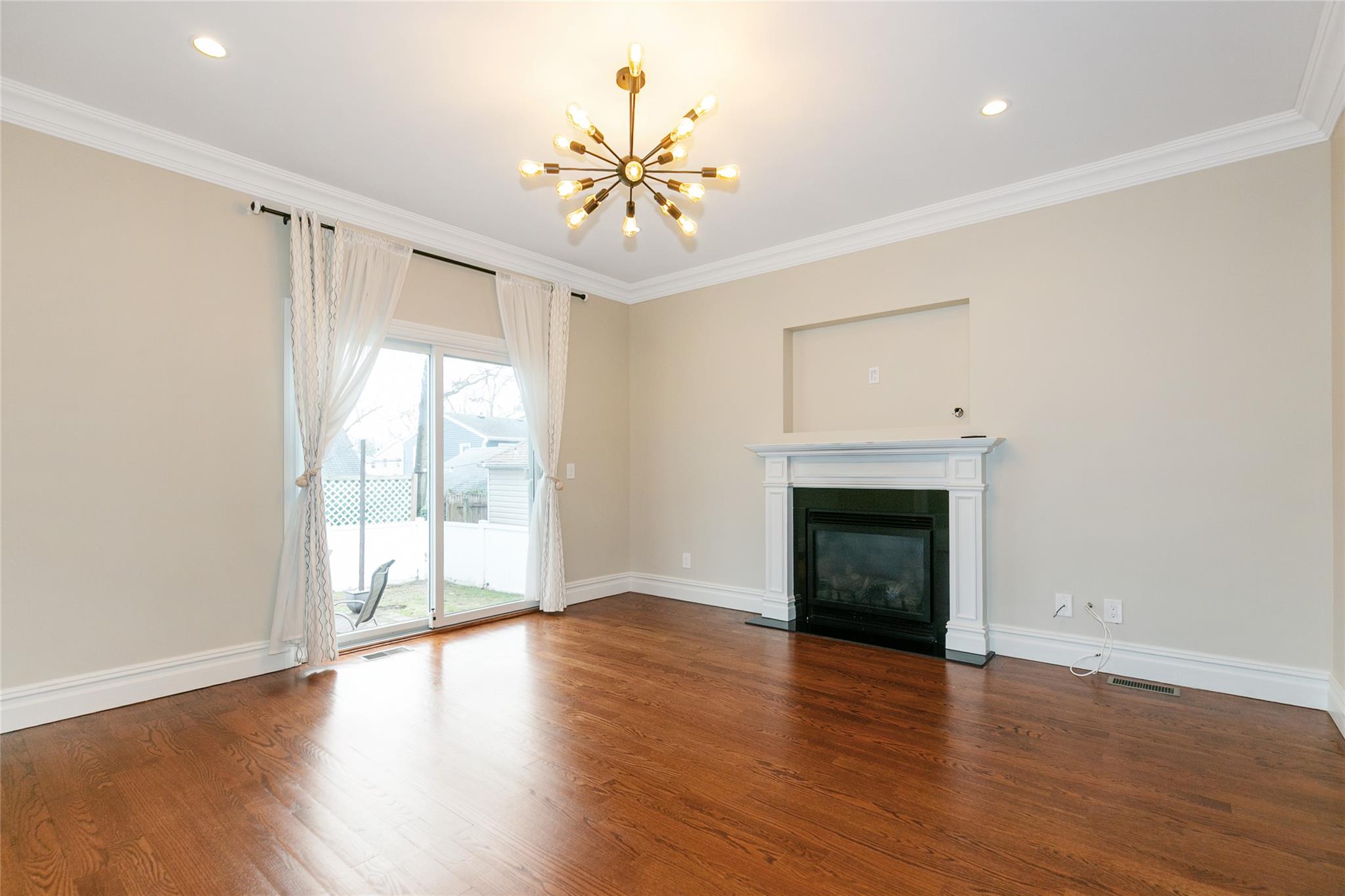62 Harvard Street, Roslyn Heights, New York image 9