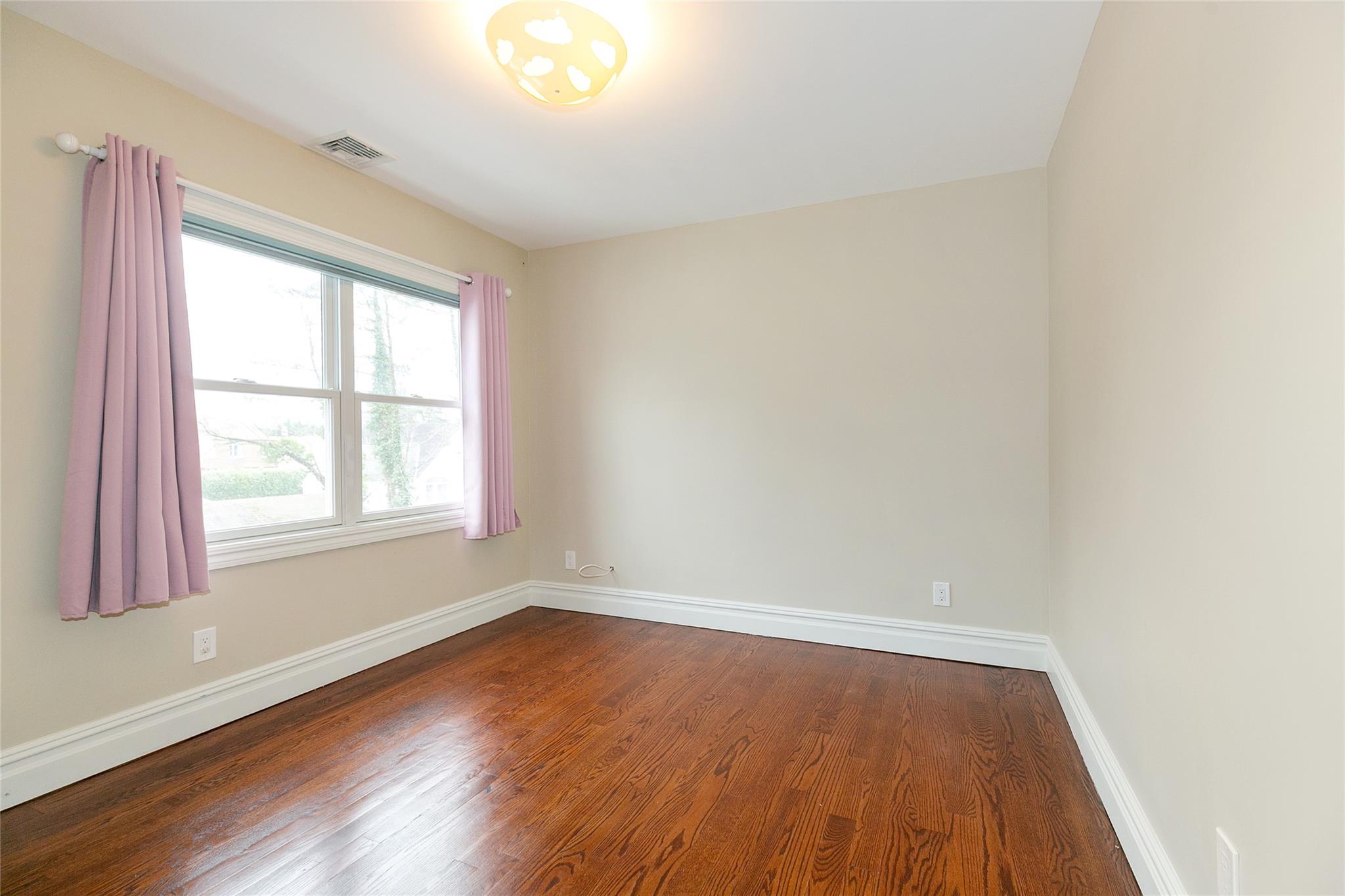 62 Harvard Street, Roslyn Heights, New York image 22