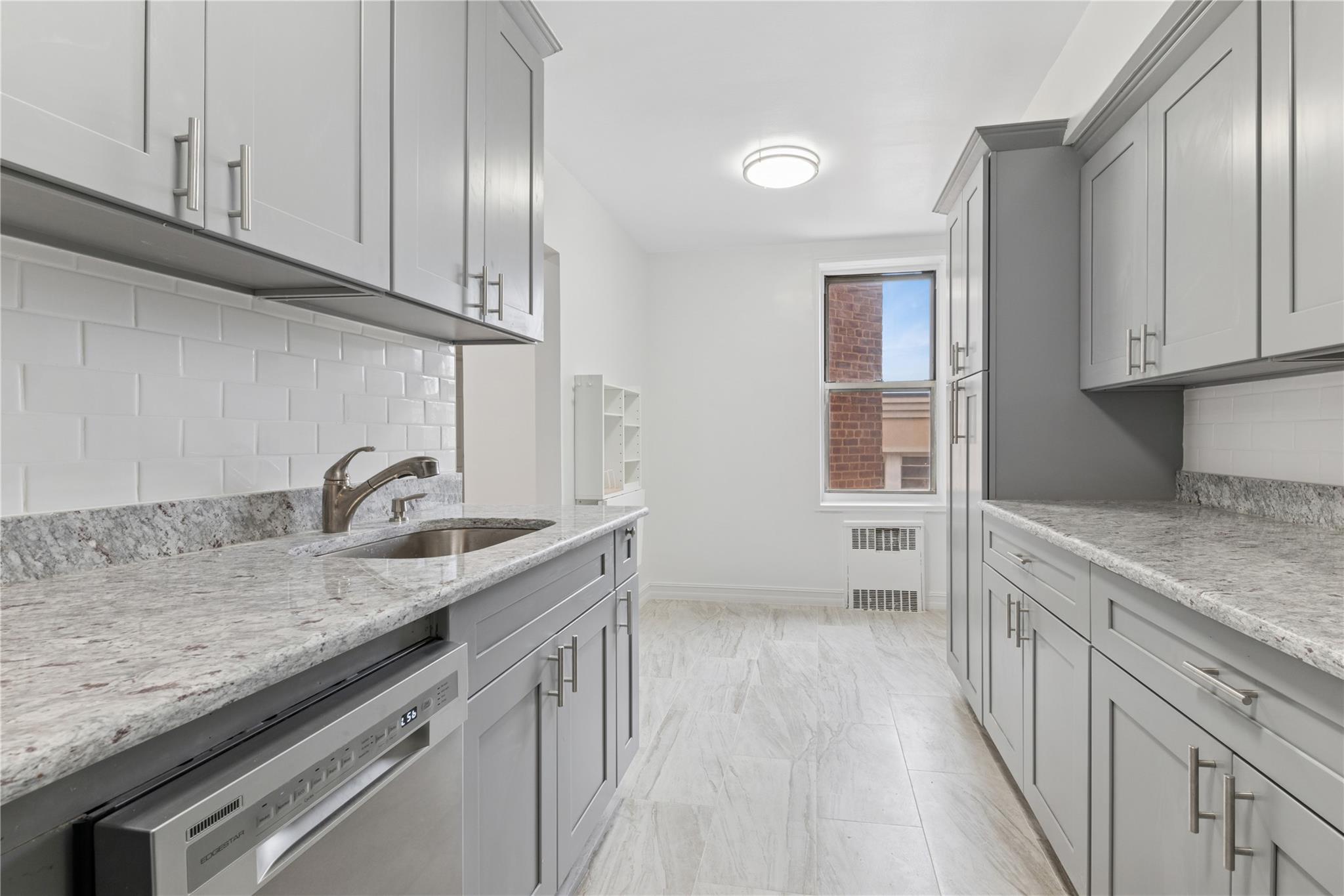 Rental Property at Clyde Street 2C, Forest Hills, Queens, NY - Bedrooms: 2 
Bathrooms: 2 
Rooms: 5  - $4,500 MO.