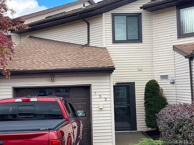 Rental Property at Hewitt Lane, New Windsor, New York - Bedrooms: 2 
Bathrooms: 3 
Rooms: 5  - $3,200 MO.