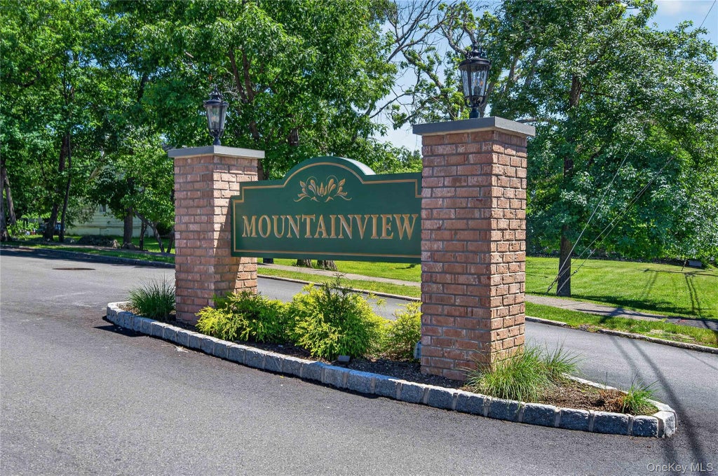 Photo of 425 Sierra Vista Lane, Valley Cottage, NY 10989 (MLS # 1011462)