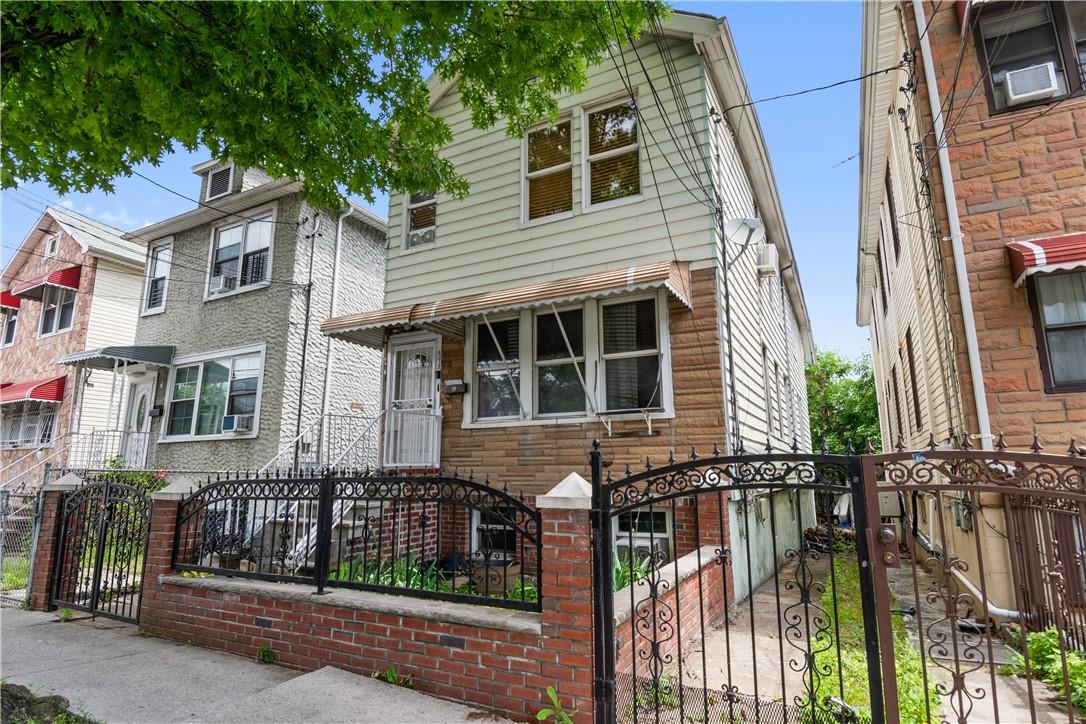 Edson Avenue, Bronx, New York - 6 Bedrooms  
3 Bathrooms - 