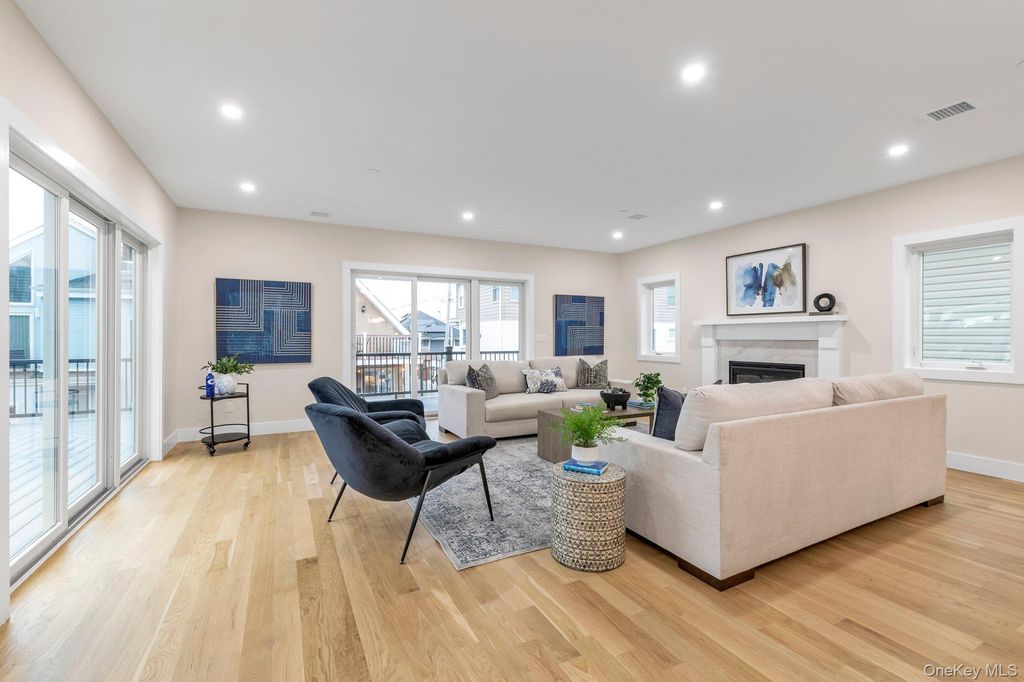 Photo of 64 Michigan Street, Long Beach, NY 11561 (MLS # 916553)