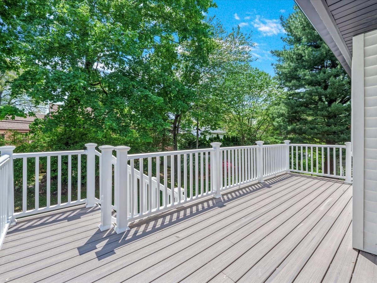 7 Pal Way, Plainview, New York image 25
