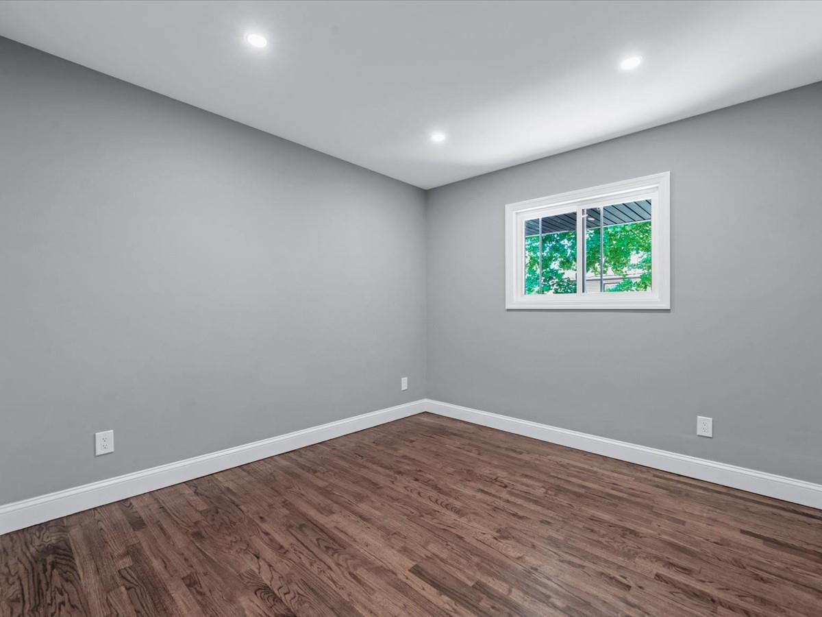 7 Pal Way, Plainview, New York image 14
