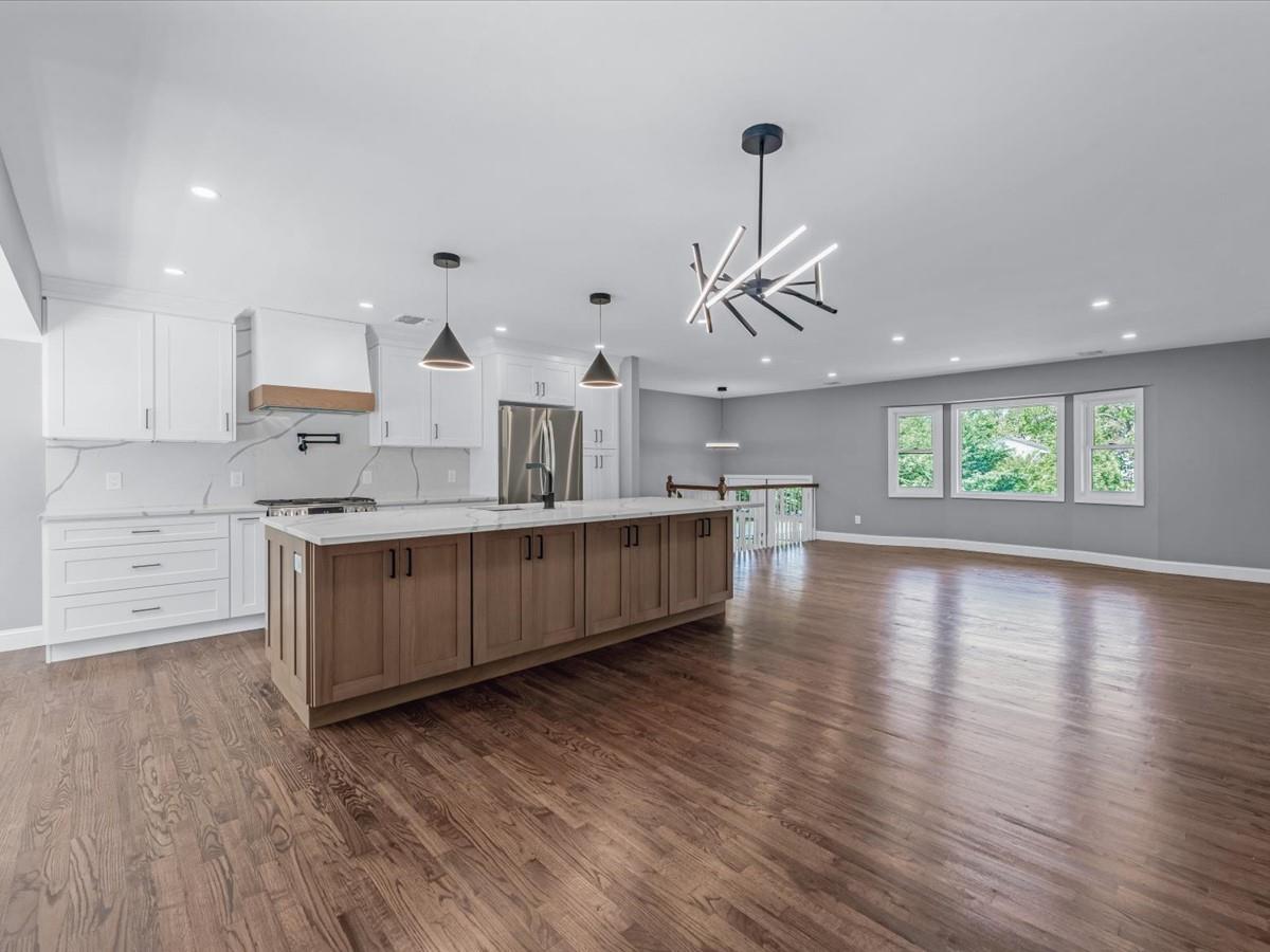 7 Pal Way, Plainview, New York image 7