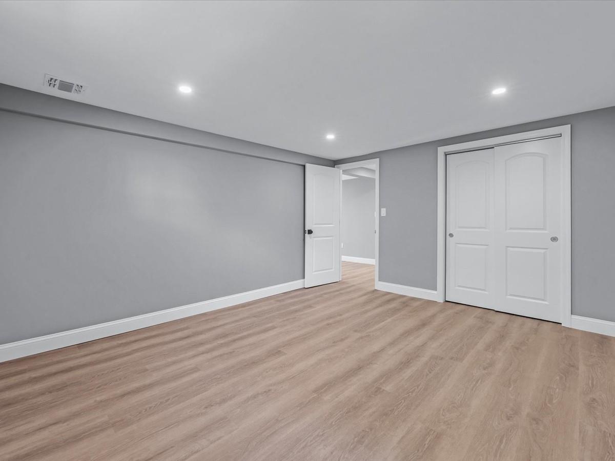 7 Pal Way, Plainview, New York image 21