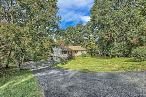 16 Hamilton Drive Hopewell Junction NY 12533