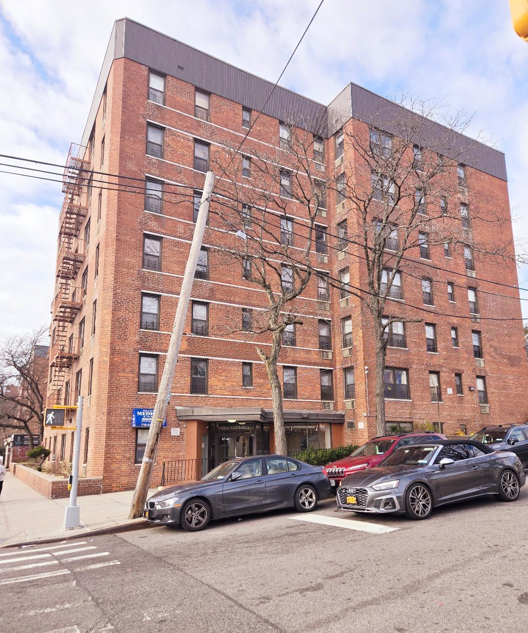 Property for Sale at Chelsea Street 4C, Jamaica Estates, Queens, NY - Bedrooms: 2 
Bathrooms: 1 
Rooms: 5  - $289,000
