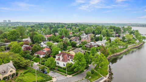 10-08 Shore Road Douglaston NY 11363